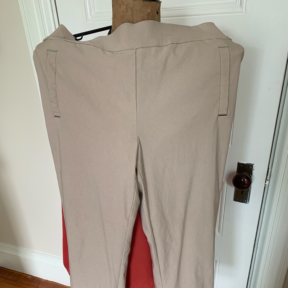 Tan capris